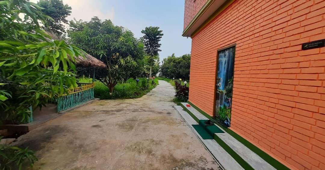 Tharu Mango Garden Resort Baijnathpurwa Ngoại thất bức ảnh